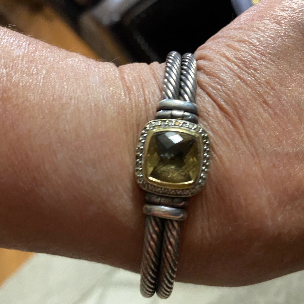 David Yurman cable bracelet Citron stone with diamonds around stone.
